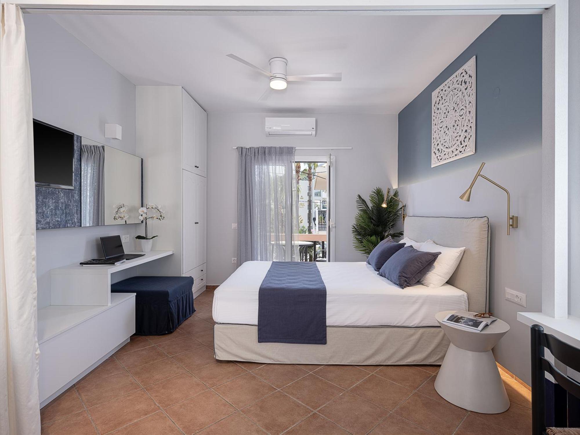 Elena Seafront Luxury Apartments Almirida Екстериор снимка