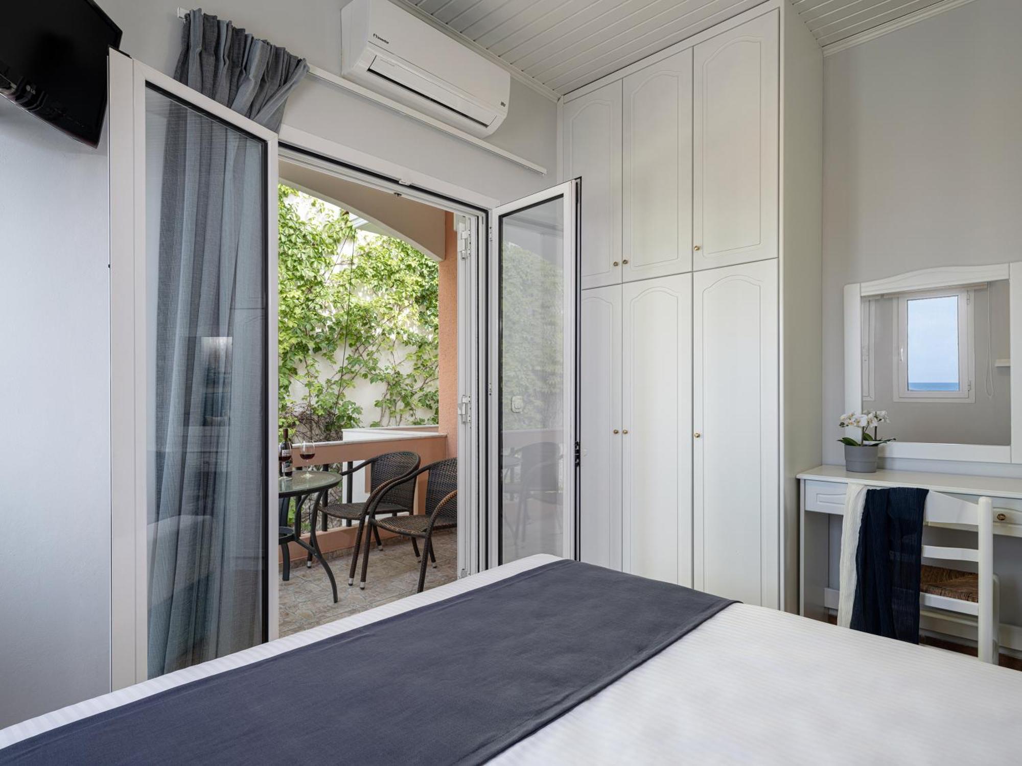 Elena Seafront Luxury Apartments Almirida Екстериор снимка