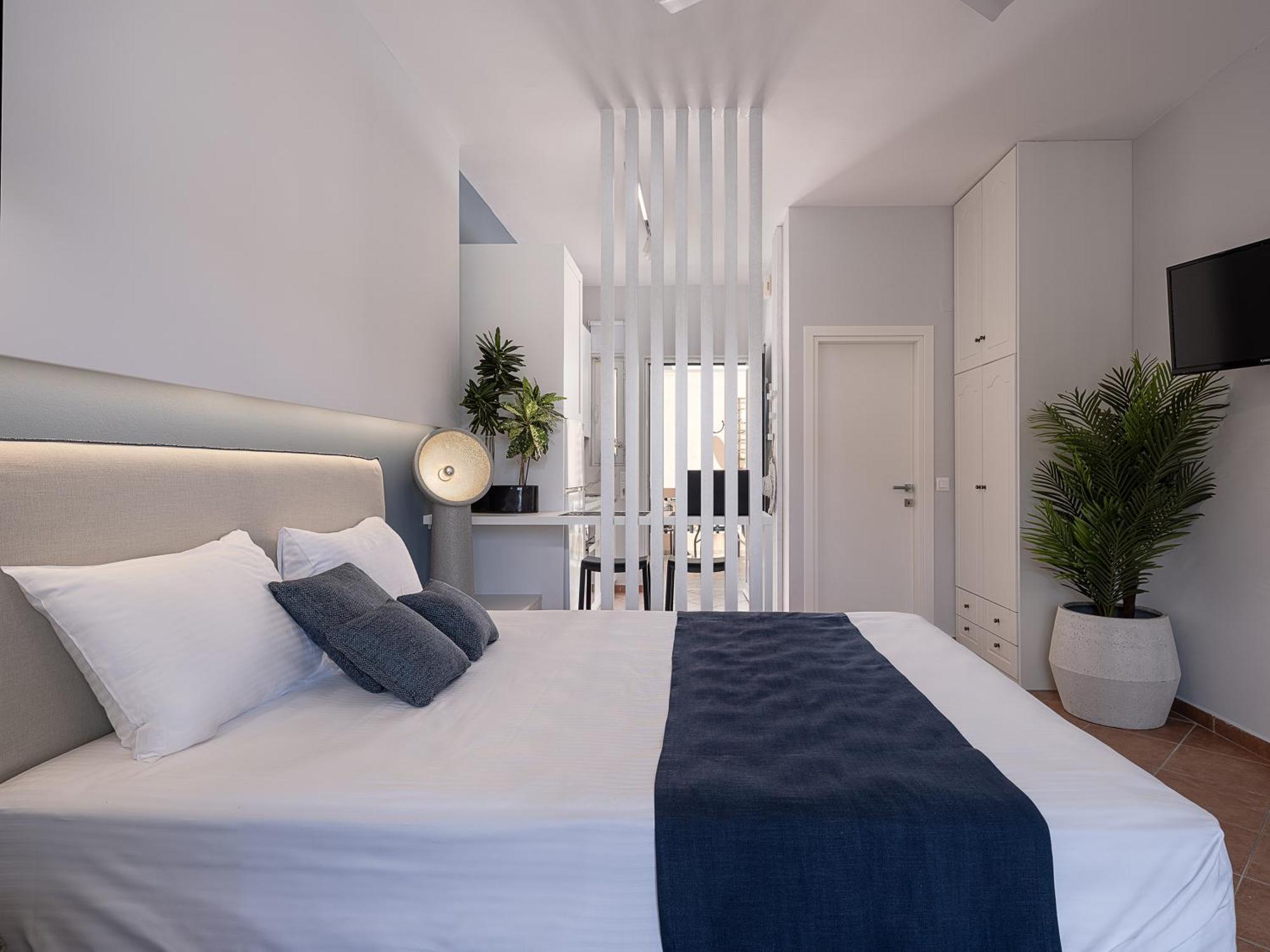 Elena Seafront Luxury Apartments Almirida Екстериор снимка