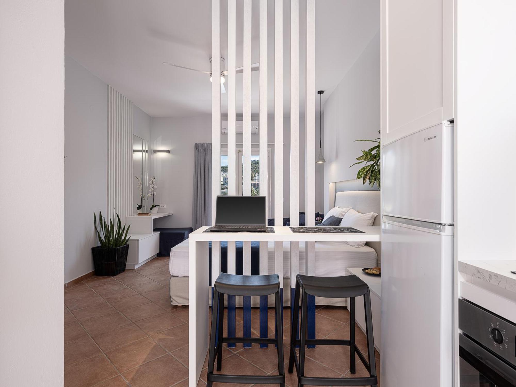 Elena Seafront Luxury Apartments Almirida Екстериор снимка